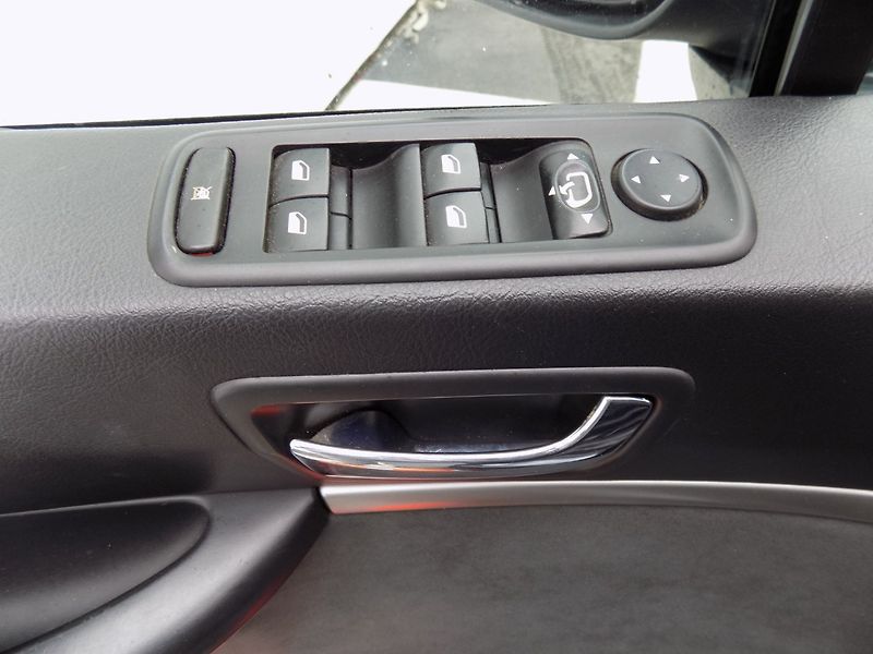 Peugeot 807 (2009) 2.0HDi/7.Míst/NAVI/LED/ - fotka 22 z 36