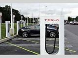 Nabíjení elektromobilů Tesla. Ilustrační foto.