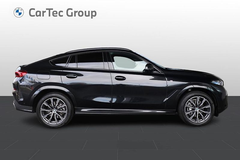 BMW X6 xDrive40d - fotka 4 z 32