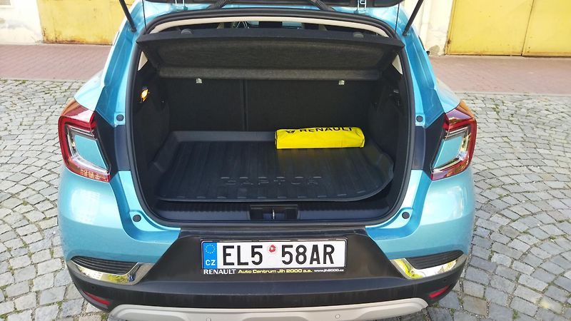 Renault Captur (2020) 1,6 Intens E-TECH - fotka 6 z 9