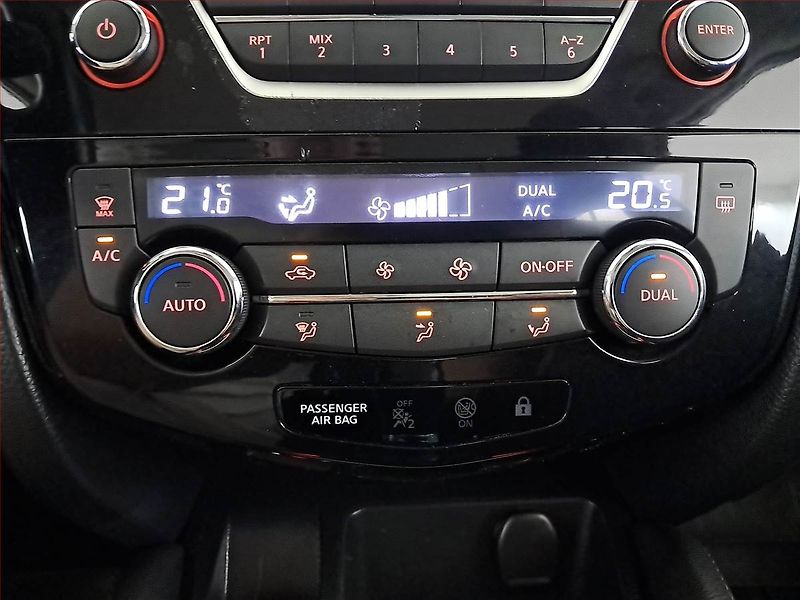 Nissan Qashqai (2015) 1.2 DIG-T, Tempomat - fotka 13 z 17