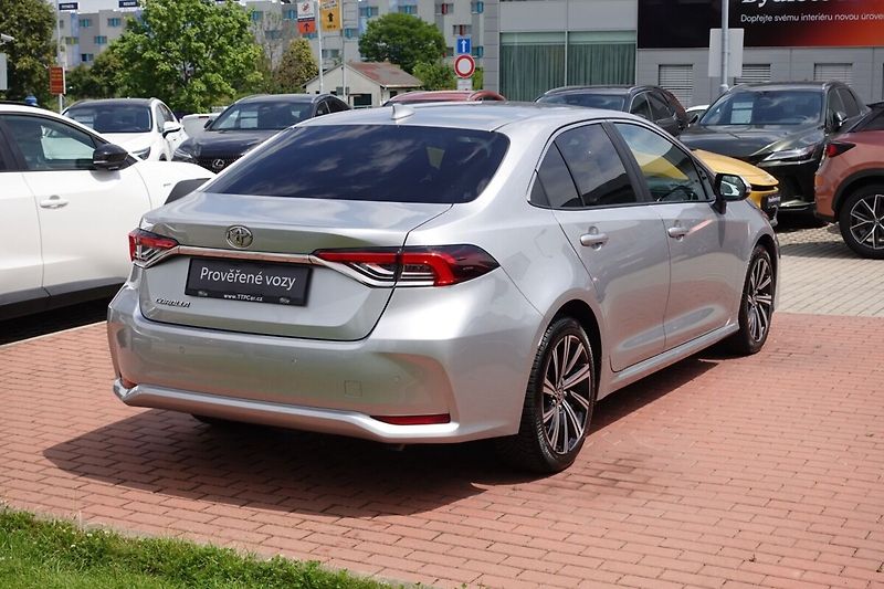 Toyota Corolla 1,5 BA M/T Comfort + Style + T - fotka 4 z 32