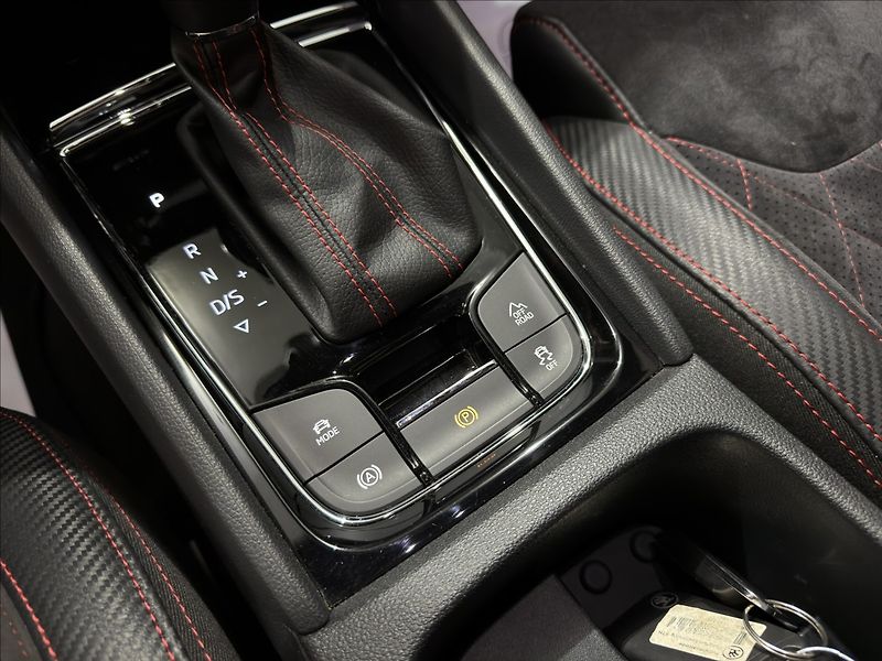 Škoda Kodiaq 2,0   TDI RS 176KW 4X4 WEBASTO - fotka 23 z 41