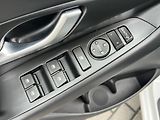 Hyundai i30 (2023) 1.5i KAMERA 1.MAJITEL ČR - náhled 16