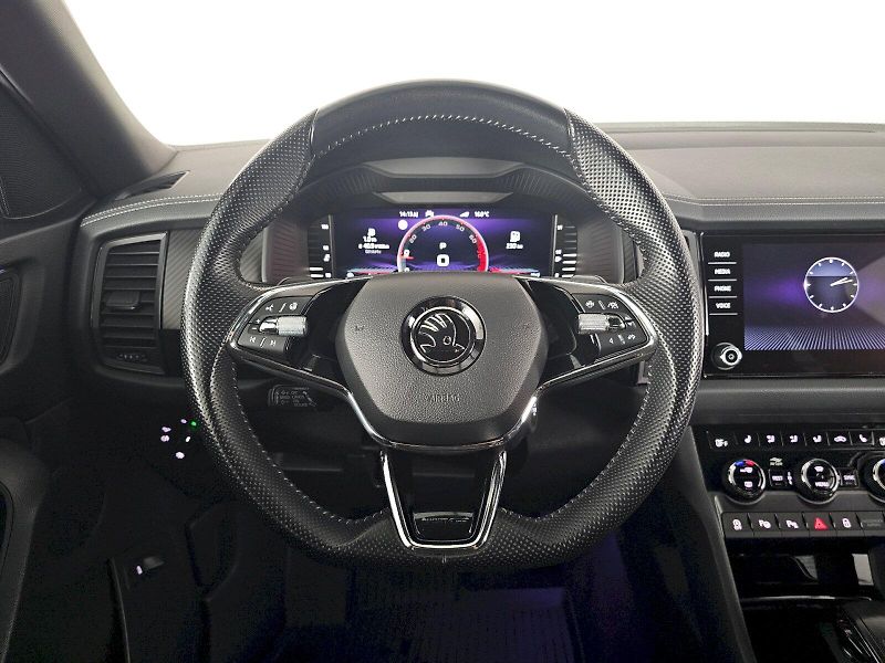 Škoda Kodiaq (2023) 2.0TSI 140kW 4X4 SPORTLINE TAŽ - fotka 8 z 35
