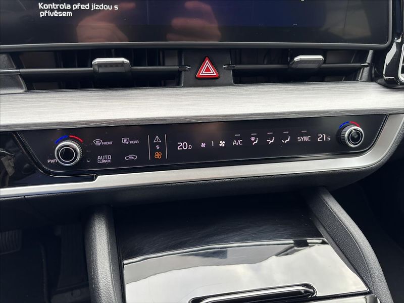 Kia Sportage 1,6 TGDI AT Exclusive ZÁRUKA - fotka 28 z 46