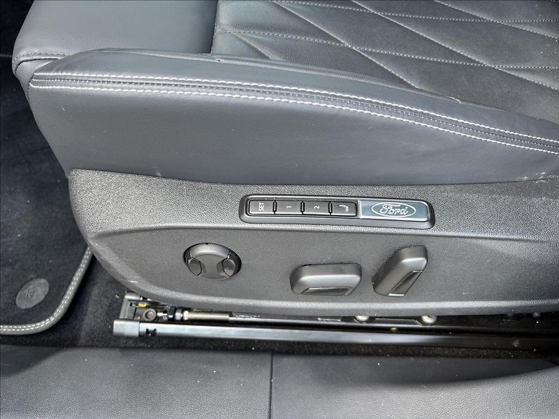 Ford Capri 0,0 Premium 79kWh AWD Panorama - fotka 22 z 42
