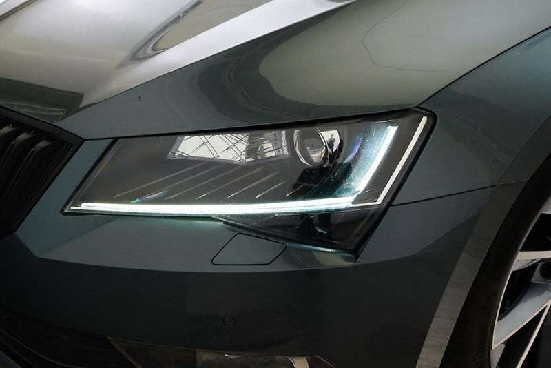 Škoda Superb - fotka 9 z 29