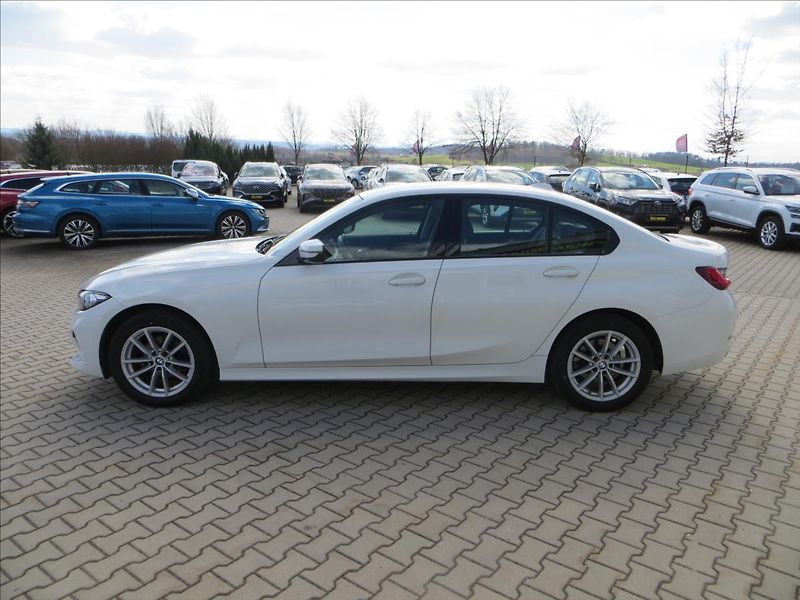 BMW Řada 3 2,0 318i 115kw LED, AUT, ČR - fotka 4 z 24