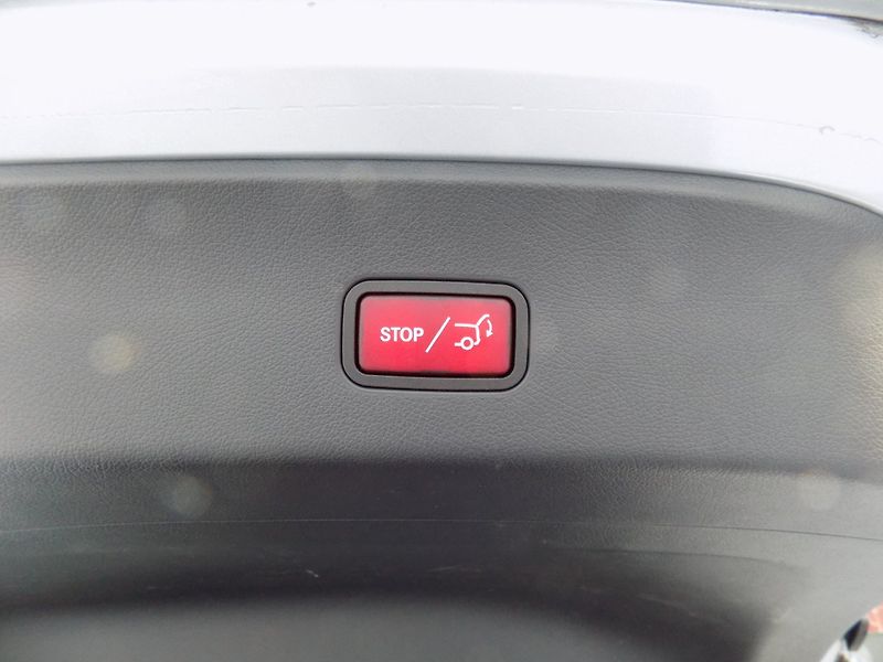 Mercedes-Benz GLC (2024) 300e/AMG/4Matic/DPH/LED/ - fotka 10 z 50