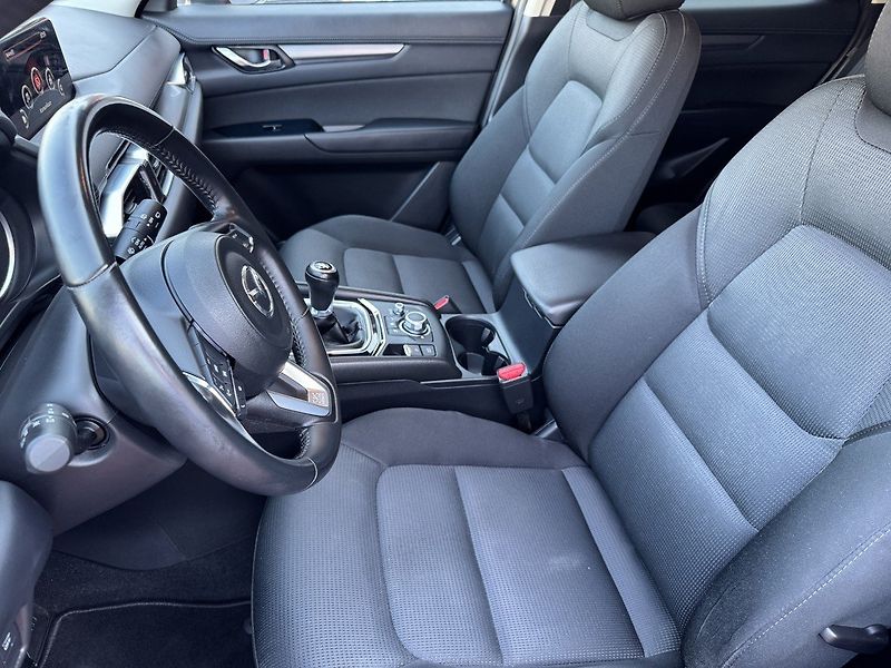 Mazda CX-5 (2018) 2.0 G-165 Full LED Navi Kamera - fotka 25 z 47