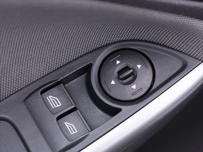 Ford Focus 1,0 EcoBoost 74kW Klima CZ - fotka 13 z 29