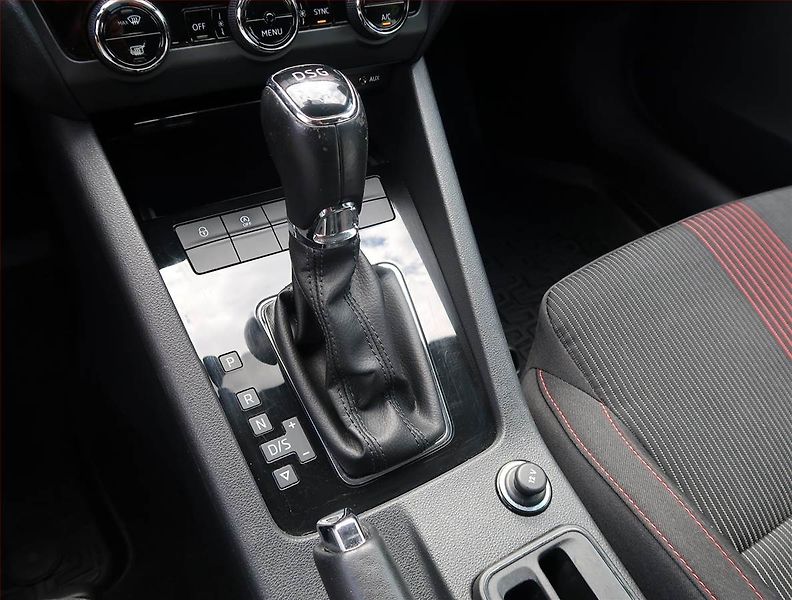 Škoda Octavia (2017) 1.8 TSI, Automat, Tempomat - fotka 13 z 21
