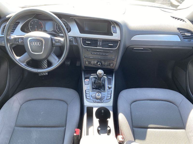 Audi A4 (2008) Avant 2.0 TDI - fotka 5 z 28