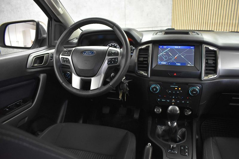Ford Ranger 2.0 XLT*Naviják*4x4*TAŽNÉ*ČR 1 - fotka 7 z 40