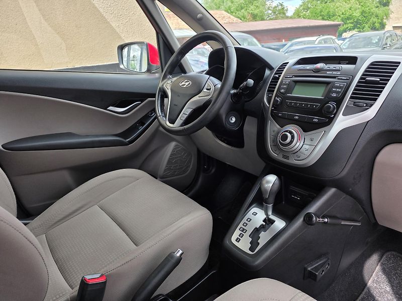 Hyundai ix20 1.6-AUTOMAT-1MAJITEL-92KW - fotka 9 z 35