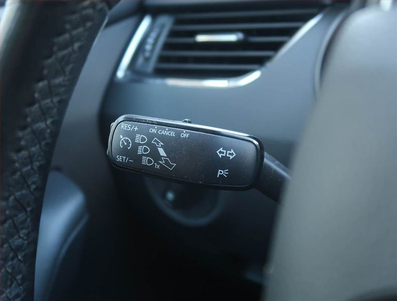 Škoda Octavia (2018) Style 1.6 TDI, ČR,1.maj, Kůže - fotka 16 z 23