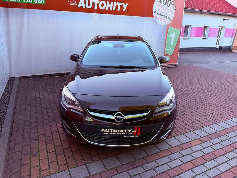 Opel Astra 1.4 Turbo Innovation Aut., S.K - fotka 2 z 26
