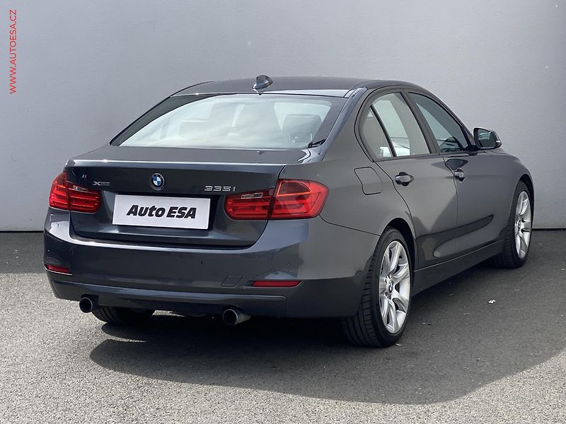 BMW Řada 3 (2013) 3.0i 335i, AT, navi, bixen - fotka 4 z 18