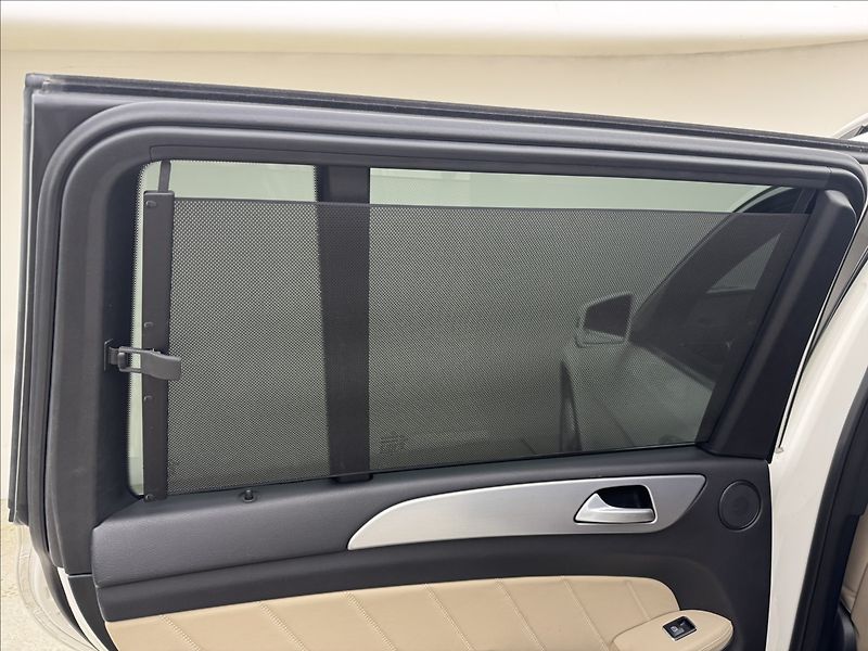 Mercedes-Benz GL 3,0 DPH AMG 4X4 NZTOP 360° TZ - fotka 40 z 48