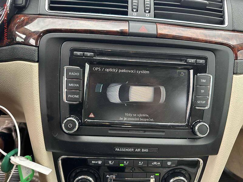 Škoda Superb (2009) 1.4 TSI, ČR, Elegance, bixen - fotka 17 z 17