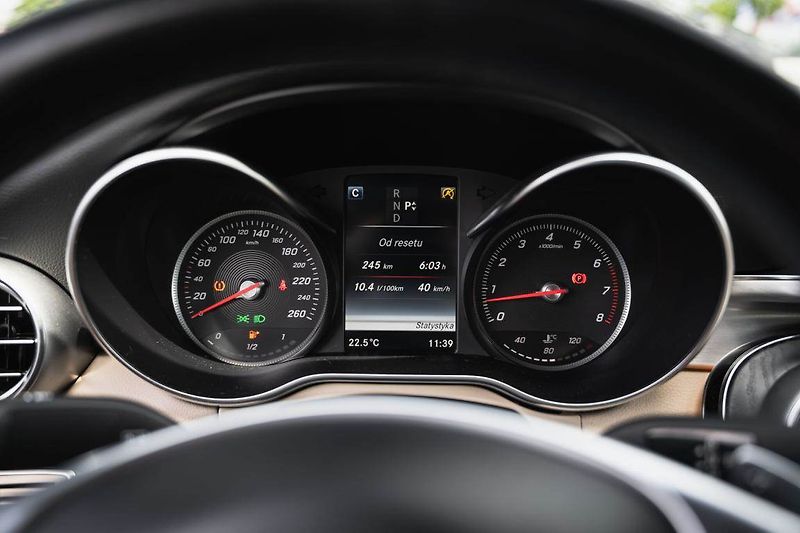 Mercedes-Benz Třídy C (2016) C 300 - fotka 18 z 27
