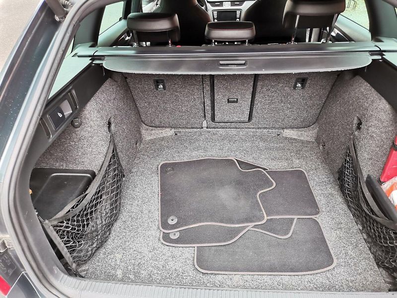 Škoda Octavia (2016) 2.0TDi 135kw RS Challenge 4x4 - fotka 19 z 32