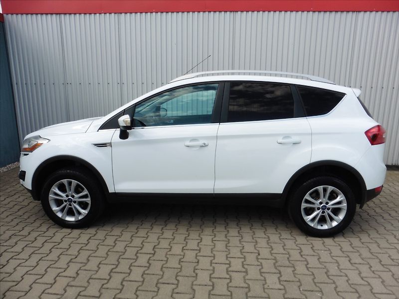 Ford Kuga 2,0 TDCi Titanium 4X4 - fotka 5 z 13