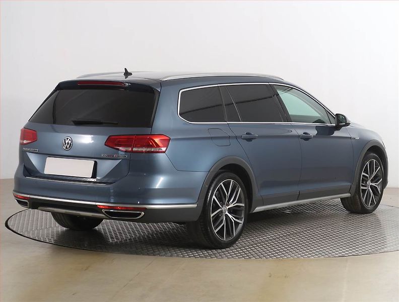 Volkswagen Passat (2016) Alltrack 2.0 BiTDI, 4X4 - fotka 5 z 21