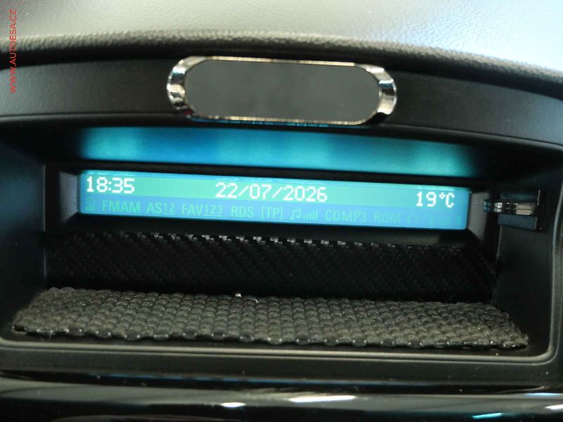 Chevrolet Cruze (2012) 1.6i, 1.maj,ČR, AC, STK7/28 - fotka 15 z 17
