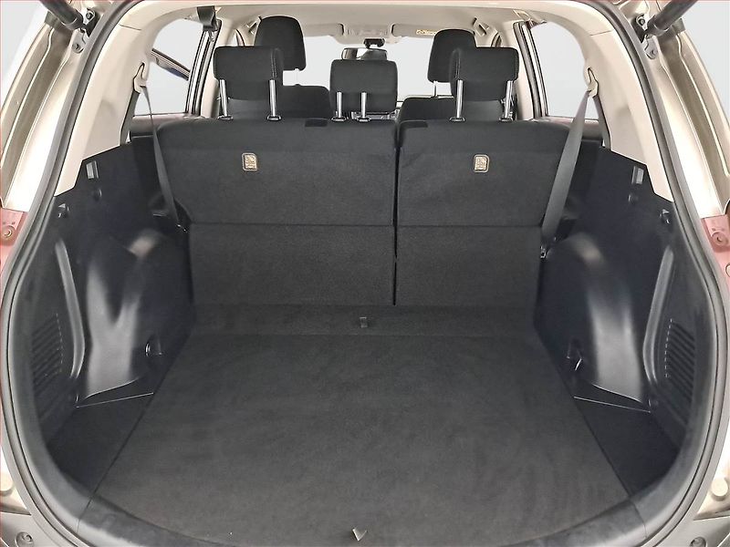 Toyota RAV4 (2014) 2.2 D-4D, 4X4, Xenony - fotka 13 z 20