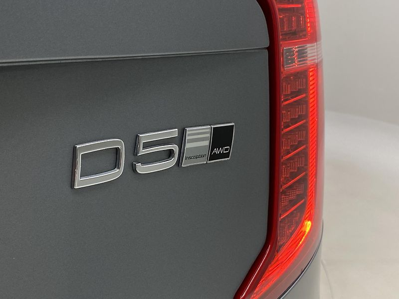 Volvo XC90 D5 AWD INSCRIPTION REZERVACE - fotka 41 z 54