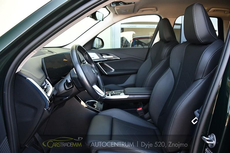 BMW iX1 xDrive30 X-LINE H/K HUD TAŽNÉ - fotka 11 z 54