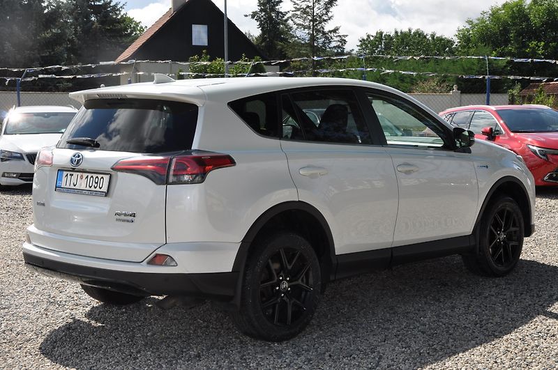 Toyota RAV4 2.5HSD 114kW - fotka 3 z 18