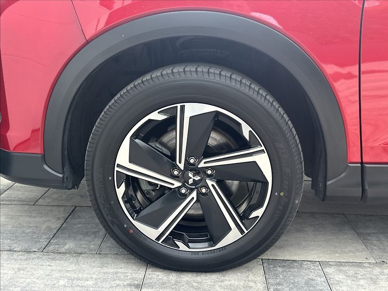 Mitsubishi Eclipse Cross 2,4 PHEV 188PS  A/T 4x4 - fotka 43 z 52