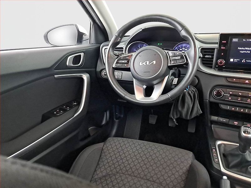 Kia Ceed (2023) 1.5 T-GDI, ČR,1.maj - fotka 7 z 19
