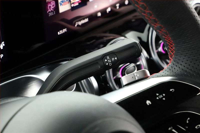 Mercedes-Benz GLB (2025) 200 d, AMG Line, Navigace - fotka 15 z 30