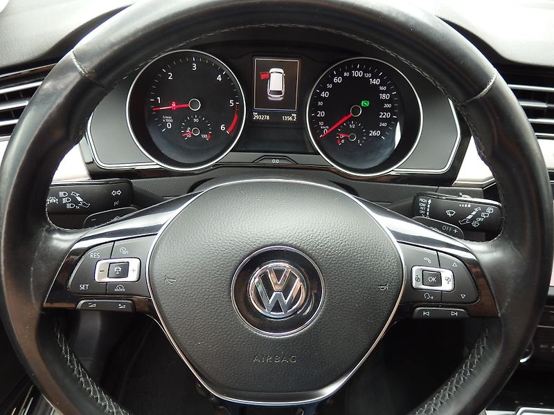 Volkswagen Passat 2.0 TDI 140 kW ZÁVĚS - fotka 13 z 26
