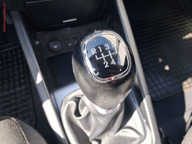 Kia Ceed (2010) 1.4 MPI, 1.maj,ČR, AC - fotka 12 z 17