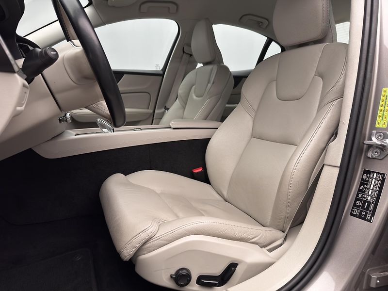 Volvo S60 T5 INSCRIPTION CZ - fotka 3 z 44