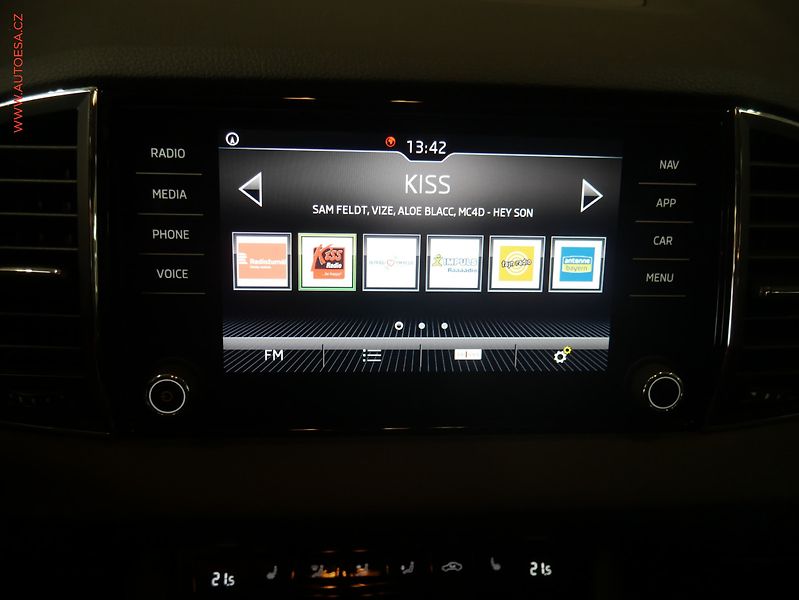 Škoda Karoq (2019) 1.6TDI, Ambition, DSG, +kola - fotka 14 z 21