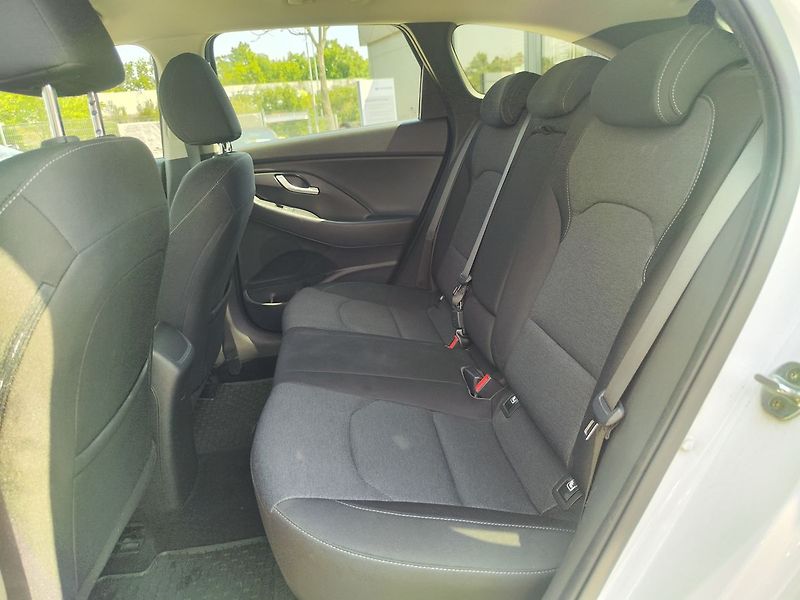 Hyundai i30 1.6 CRDi/85kW Smart - fotka 10 z 30