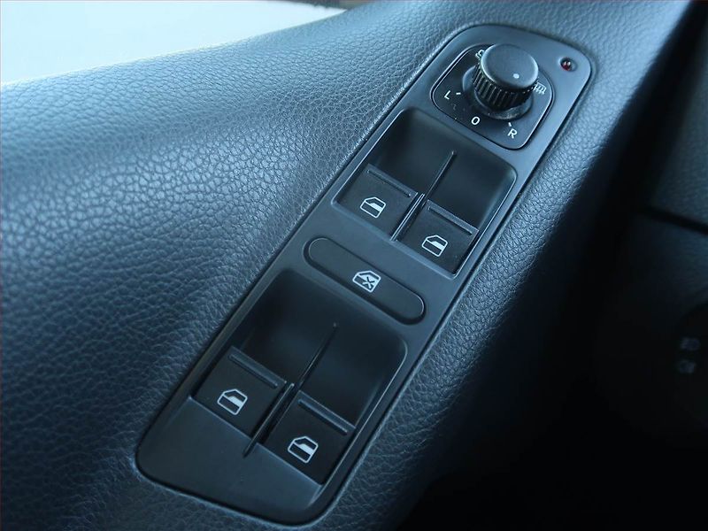 Volkswagen Tiguan (2015) 2.0 TDI, ČR,1.maj, Tempomat - fotka 17 z 17