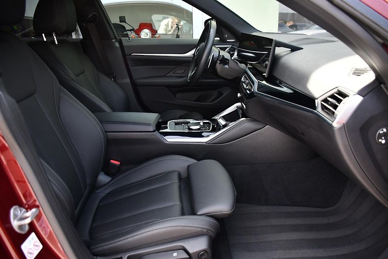 BMW Řada 4 420d xDrive M-SPORT ČR 1.MAJ - fotka 17 z 46