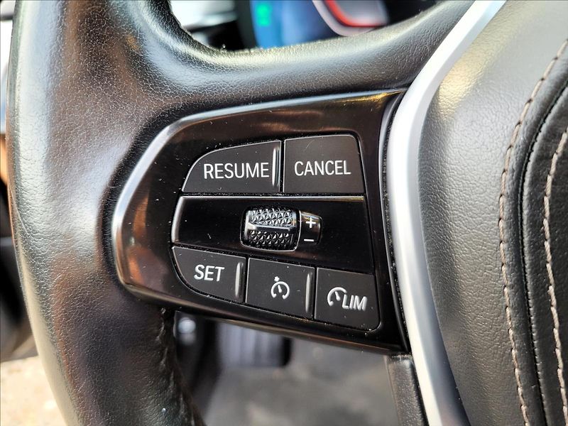 BMW Řada 5 2,0 HEV,LED,Navi,kůže,výhřev - fotka 21 z 49