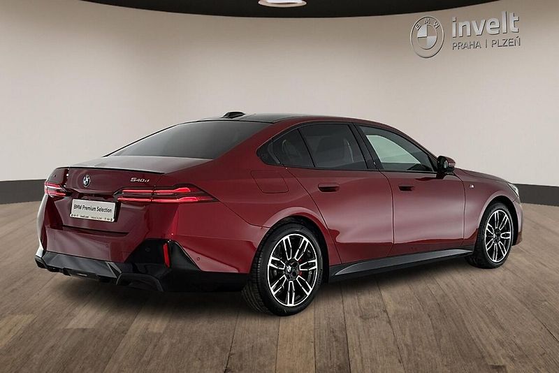 BMW Řada 5 540d xDrive Sedan - fotka 3 z 26