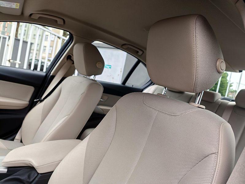 BMW Řada 3 320i xDrive, 1.majitel - fotka 12 z 25