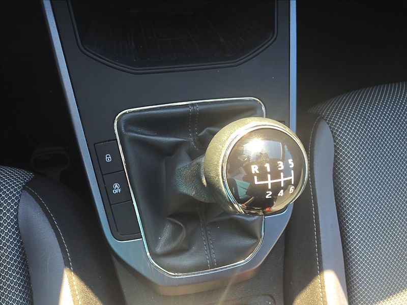 Seat Arona 1,0 TSi 85KW Style NAVI ALU - fotka 20 z 44