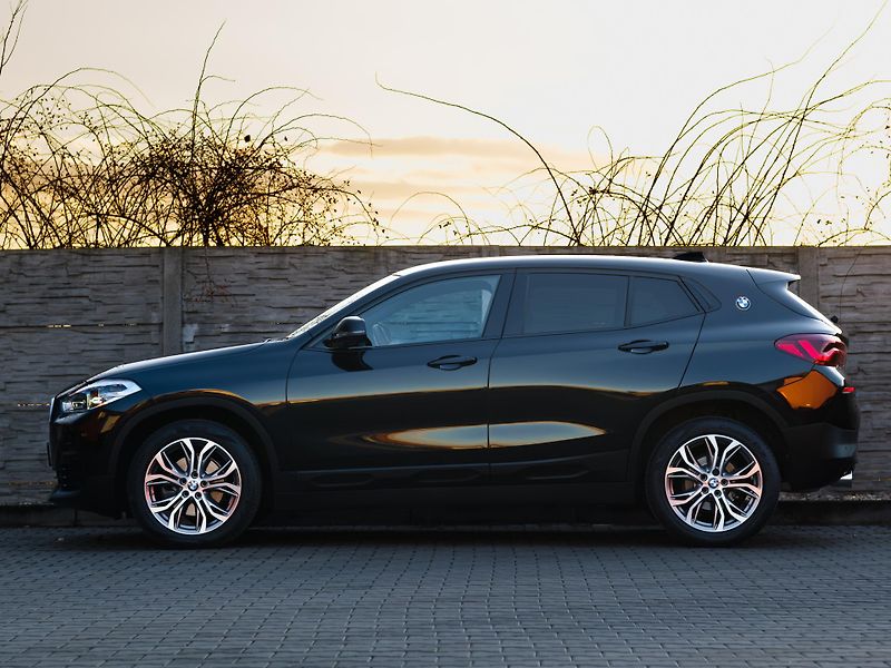 BMW X2 sDrive18i Advantage,ShadowLine - fotka 5 z 31