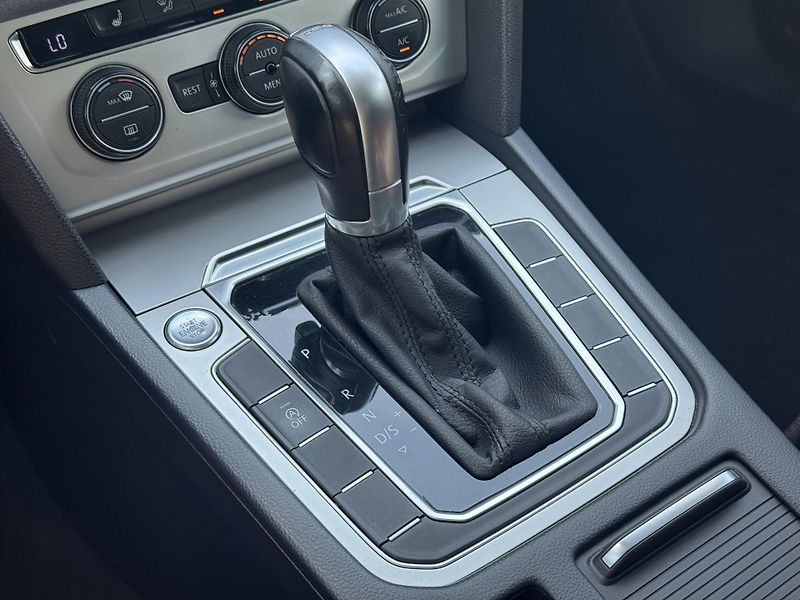 Volkswagen Passat (2015) B8 2.0TDi DSG Comfort+,el.kufr - fotka 43 z 52